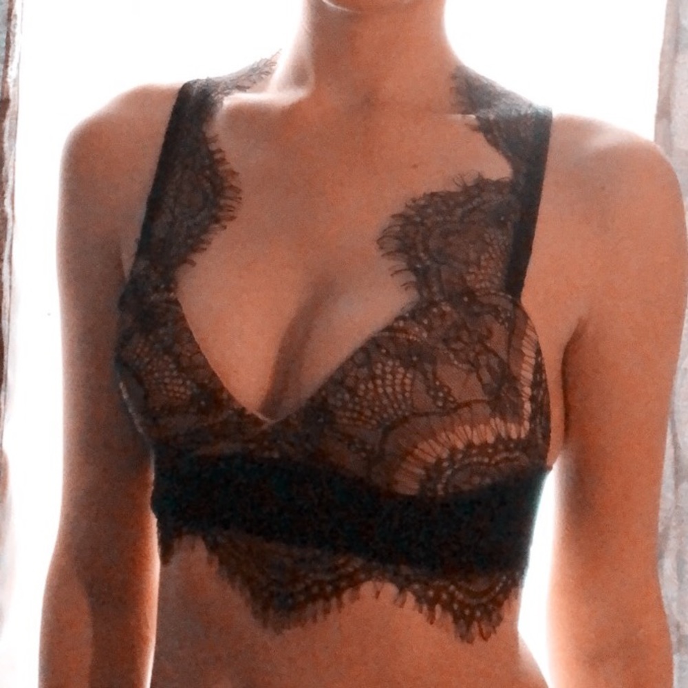 Black and Nude Lace Bralette / Crop Top - Picture 6 of 6